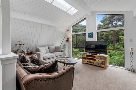 Photo of property in 16 Major Bridge Drive, Russell, 0272