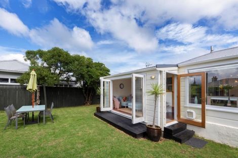 Photo of property in 71 Freyberg Street, Lyall Bay, Wellington, 6022