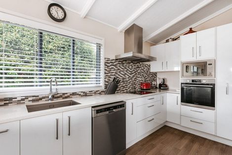 Photo of property in 46 Links View Drive, Omokoroa, 3114