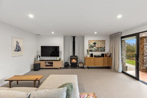 Photo of property in 11 Centre Crescent, Wanaka, 9305