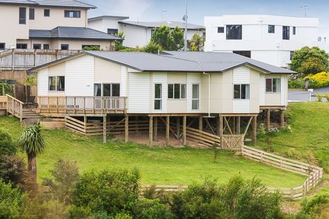 Photo of property in 14 Willowstream Grove, Cloverlea, Palmerston North, 4412