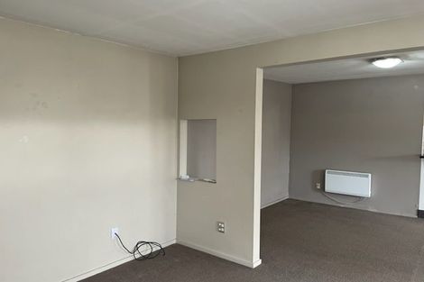 Photo of property in 4/6 Defoe Place, Waltham, Christchurch, 8023