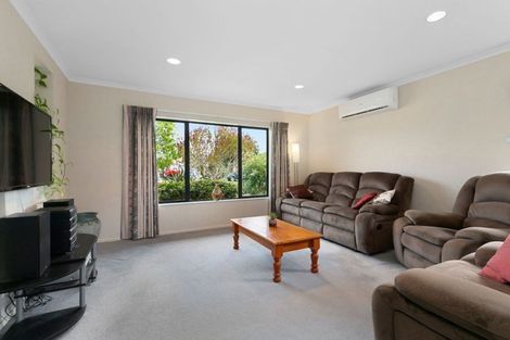 Photo of property in 7 Mcleod Place, Papamoa Beach, Papamoa, 3118