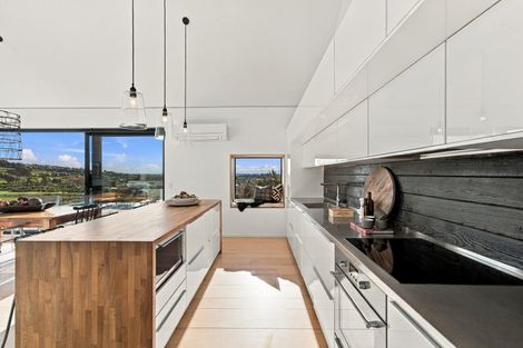 Photo of property in 5 Jahan Lane, Cashmere, Christchurch, 8022