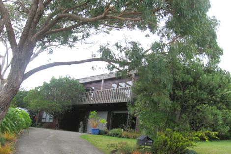 Photo of property in 5 Saint Benets Place, Tawa, Wellington, 5028