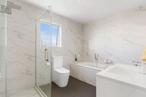 Photo of property in 13 Eastview Crescent, Stanmore Bay, Whangaparaoa, 0932