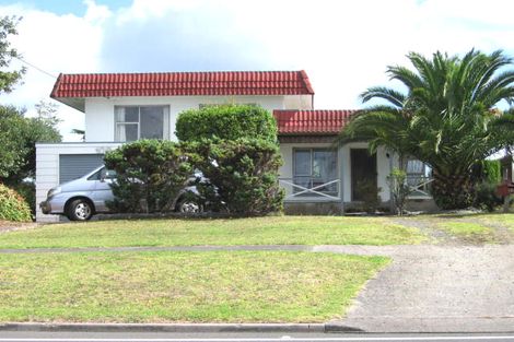 Photo of property in 106 Sunset Road, Unsworth Heights, Auckland, 0632