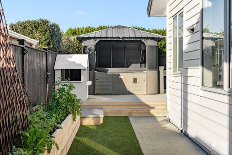 Photo of property in 7 Walter Ruddock Avenue, Kumeu, 0810