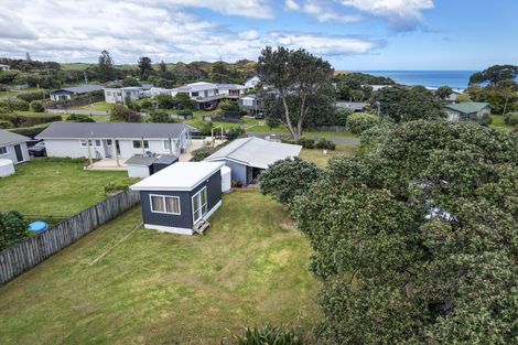 Photo of property in 5 Bayly Street, Baylys Beach, Dargaville, 0377