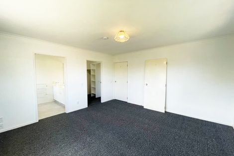 Photo of property in 33 Palmcrest Grove, Highland Park, Auckland, 2010
