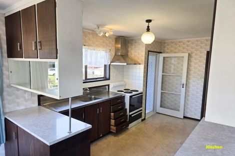 Photo of property in 42 Miltonia Avenue, Te Atatu South, Auckland, 0610