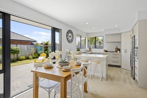 Photo of property in 10 Puhara Avenue, Parklands, Christchurch, 8083