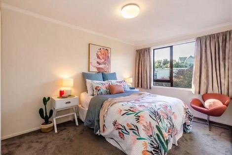 Photo of property in 28 Forest Road, Raumati South, Paraparaumu, 5032