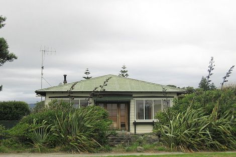 Photo of property in 62a Marine Parade, Otaki Beach, Otaki, 5512