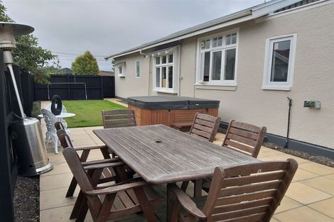 Photo of property in 30 Gamblins Road, Saint Martins, Christchurch, 8022