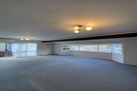 Photo of property in 30 Deller Grove, Silverstream, Upper Hutt, 5019