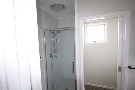 Photo of property in 64a Clayburn Road, Glen Eden, Auckland, 0602