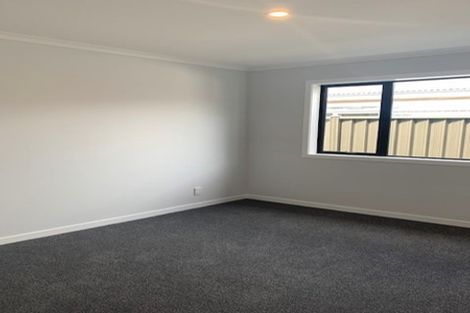 Photo of property in 5 Pihoihoi Place, Kenepuru, Porirua, 5022