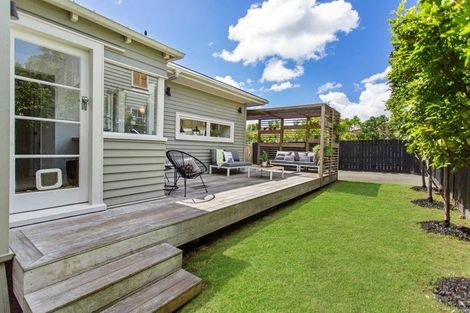 Photo of property in 36 Matapouri Road, Mangere Bridge, Auckland, 2022