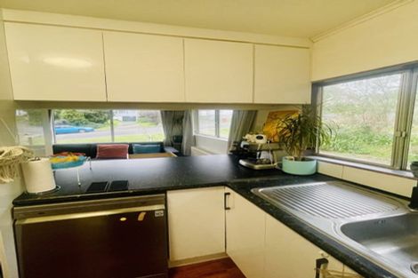 Photo of property in 2/50 Lincoln Avenue, Tawa, Wellington, 5028
