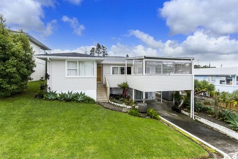 Photo of property in 12 Cypress Place, Sunnynook, Auckland, 0620