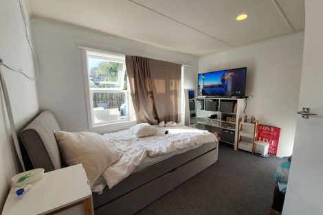 Photo of property in 32 Cutler Street, New Lynn, Auckland, 0600