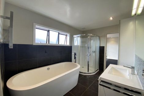 Photo of property in 40 Whangaparaoa Road, Red Beach, 0932