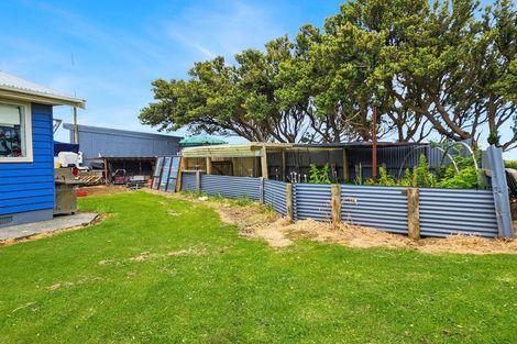 Photo of property in 15 Surrey Street, Orepuki, Riverton, 9881