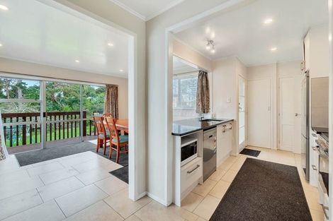 Photo of property in 24 Finlow Drive, Te Atatu South, Auckland, 0610