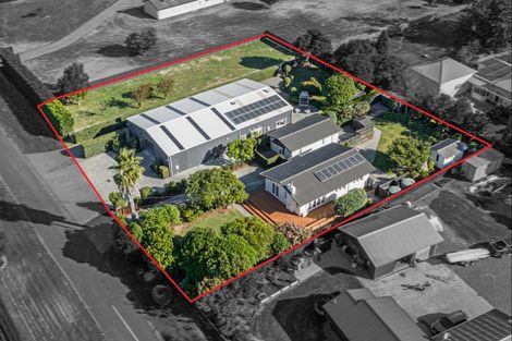 Photo of property in 28 Pitt Street, Clive, 4102