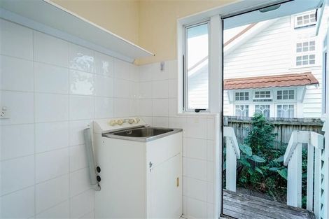 Photo of property in 1/1 Moana Avenue, Bayswater, Auckland, 0622