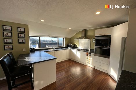 Photo of property in 106 Glenross Street, Glenross, Dunedin, 9011