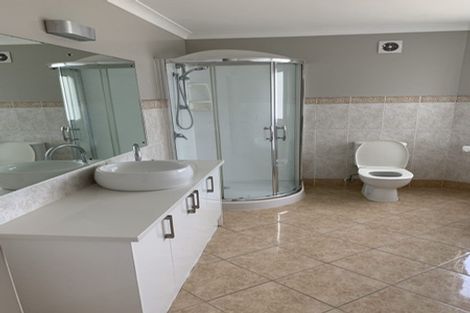 Photo of property in 24 George Deane Place, Greenhithe, Auckland, 0632