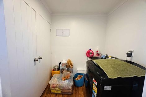 Photo of property in 48 Exeter Crescent, Takaro, Palmerston North, 4412