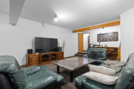 Photo of property in 37 Santa Monica Place, Goodwood Heights, Auckland, 2105