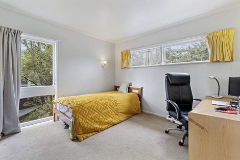 Photo of property in 20 Shanaway Rise, Hillcrest, Auckland, 0627