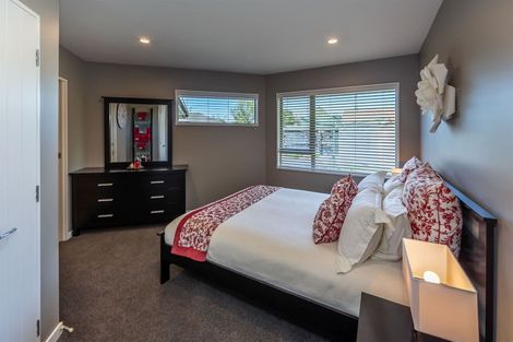 Photo of property in 16 Harrys Way, Redwood, Christchurch, 8051