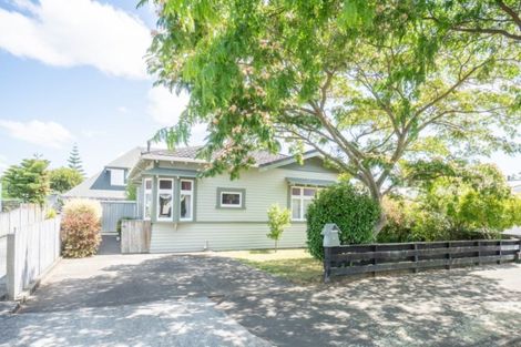 Photo of property in 40 Kingswood Street, Takaro, Palmerston North, 4412