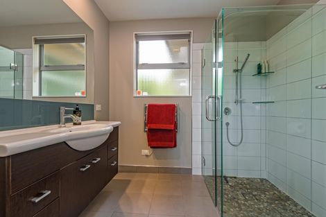 Photo of property in 38 Oram Drive, Turitea, Palmerston North, 4472