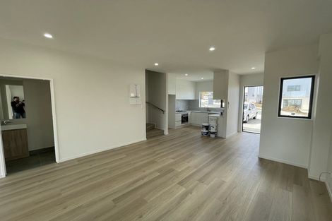 Photo of property in 3b Putiputi Way, Papakura, 2110