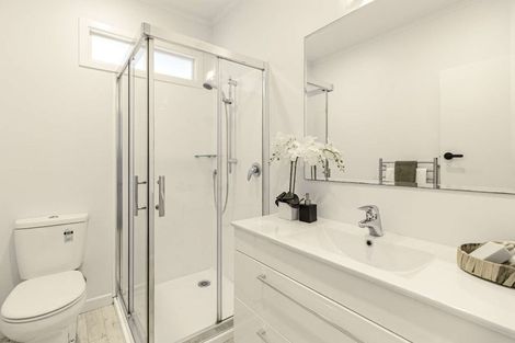 Photo of property in 72 Ngataringa Road, Devonport, Auckland, 0624