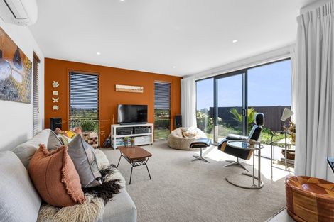 Photo of property in 12 Greenpath Lane, Hurworth, New Plymouth, 4310