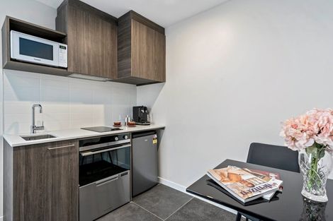 Photo of property in Proximity Apartment Hotel, 804/172 Thorndon Quay, Pipitea, Wellington, 6011