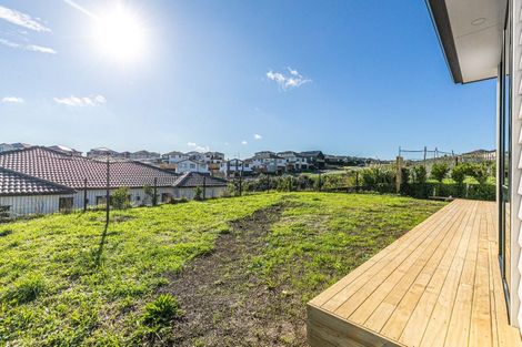Photo of property in 16 Captain Rings Drive, Papakura, 2110