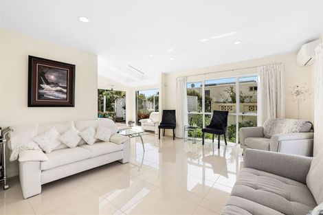 Photo of property in 9 Dunkeld Lane, Redcliffs, Christchurch, 8081