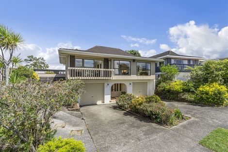 Photo of property in 20 Chatswood Grove, Chatswood, Auckland, 0626