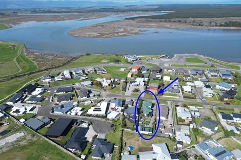 Photo of property in 43 Shortt Street, Foxton Beach, Foxton, 4815