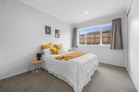 Photo of property in 5 Malbec Place, Huapai, Kumeu, 0810