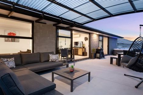 Photo of property in 15 Kotiate Street, Papamoa Beach, Papamoa, 3118