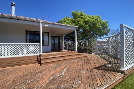 Photo of property in 50 Aviemore Drive, Highland Park, Auckland, 2010